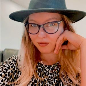 Meet your Posher, Taylor